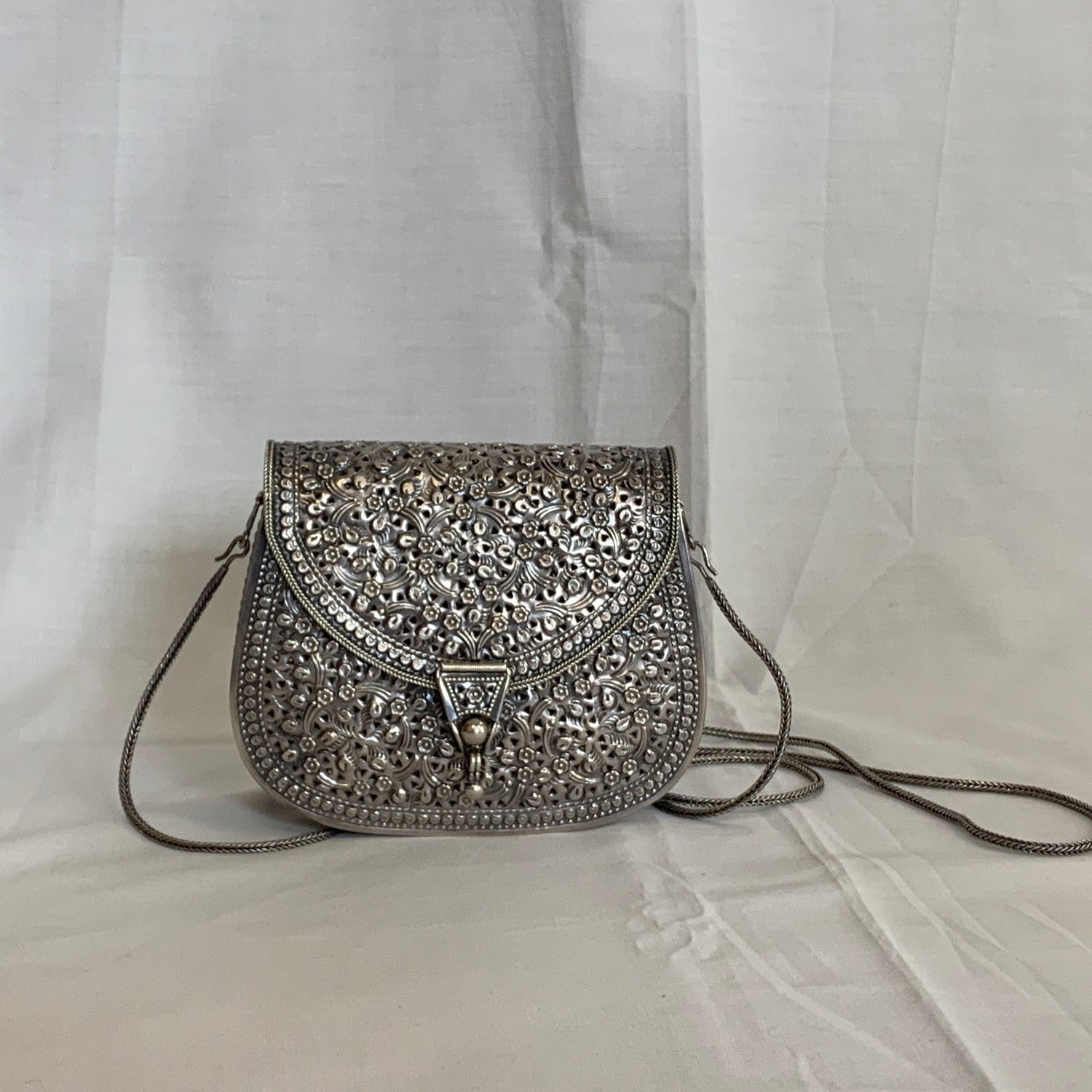 STUART WEITZMAN Metallic Silver Purse with Rhinestones – The Paper Bag  Princess Vintage